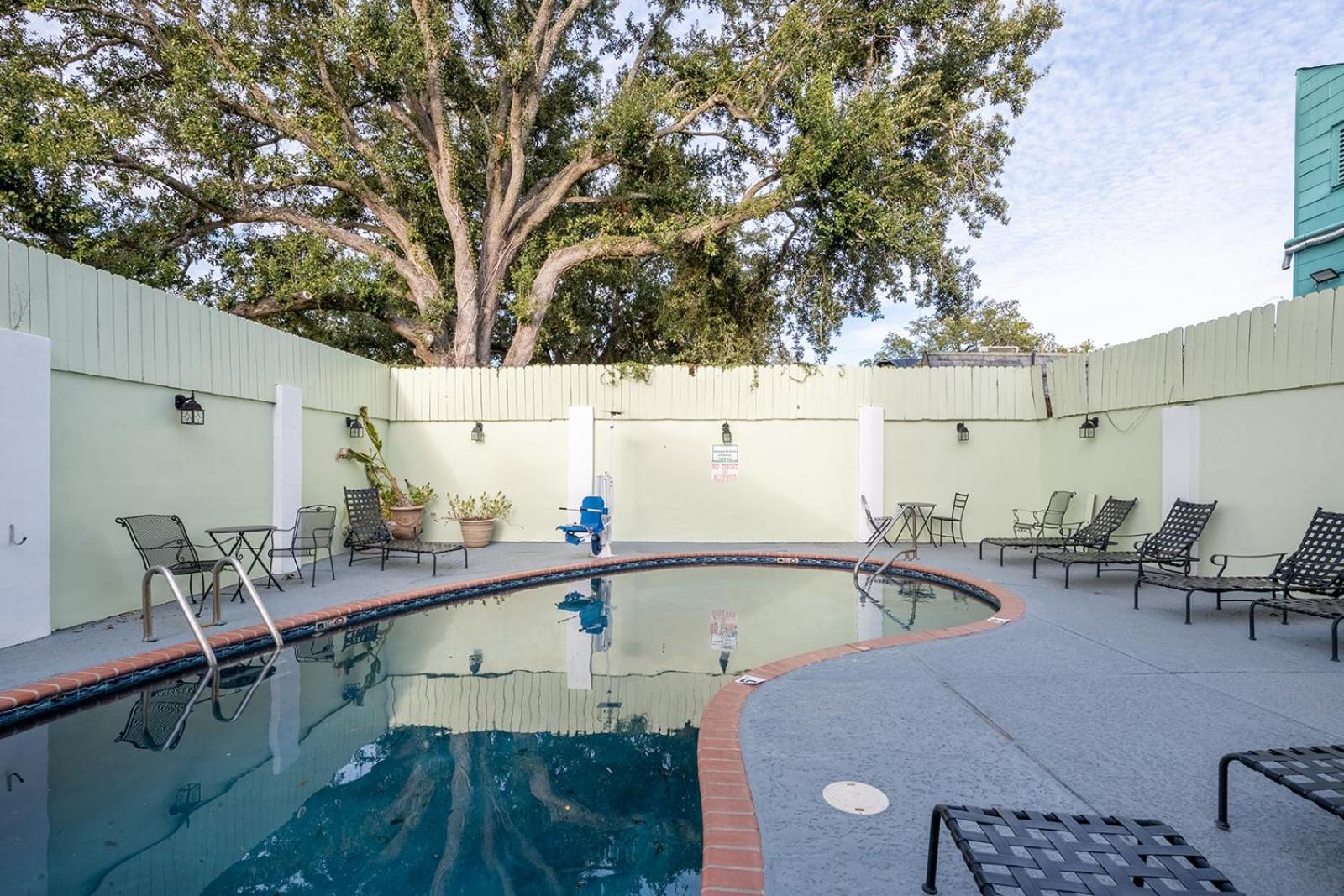French Quarter Suites Hotel Nova Orleães Exterior foto